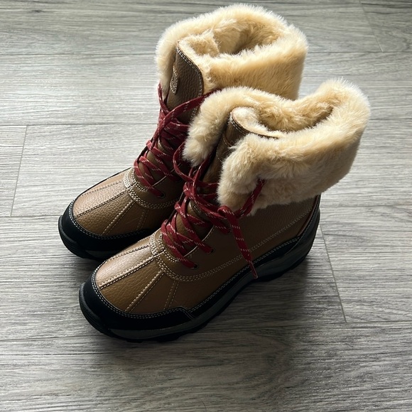 NWOT Clark’s Winter Suck Boots, Fur Trim, Plush Interior Size 7 - Picture 1 of 8